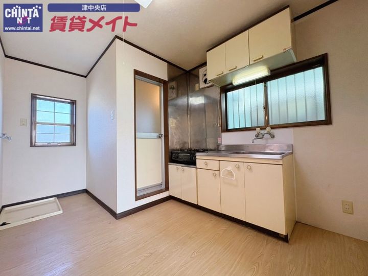 アンセーヌ ビラ Bの居間