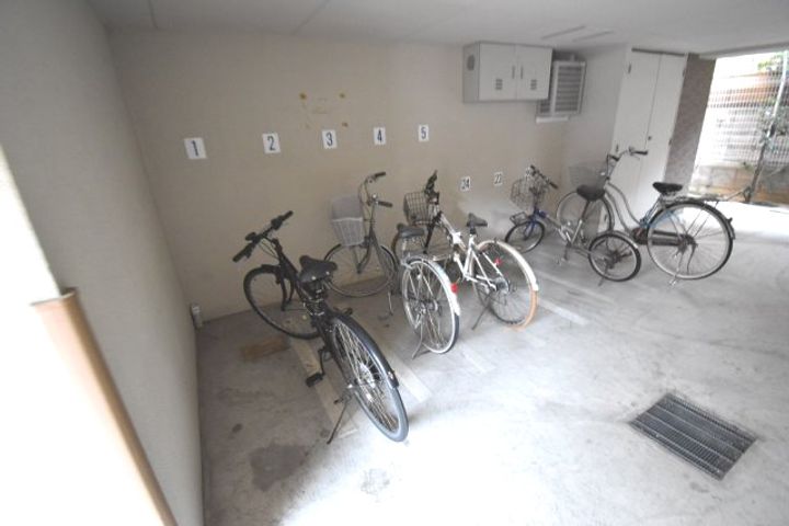 エステムヒルズ新大阪の地図