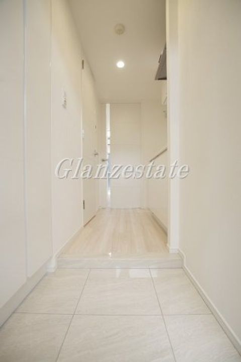 MAXIV阪東橋TWIN WESTの玄関