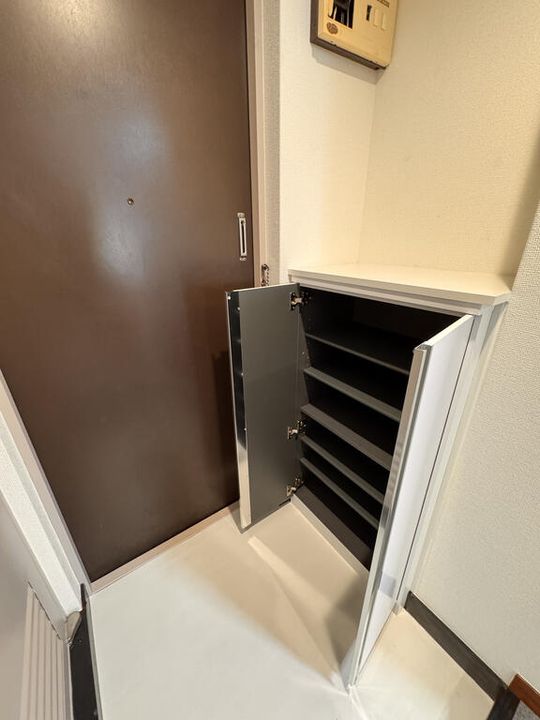 千駄ヶ谷シルクハイツの玄関