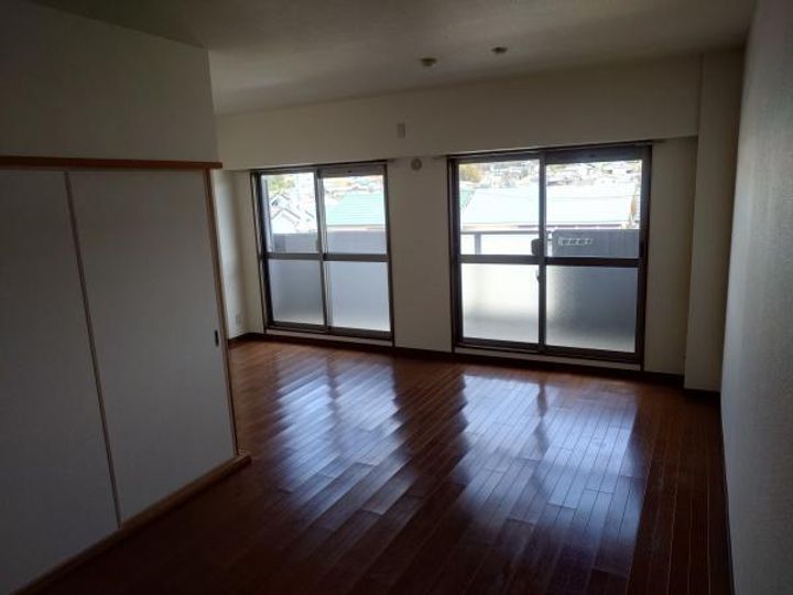 奈良県生駒市壱分町(マンション)の賃貸物件の居間