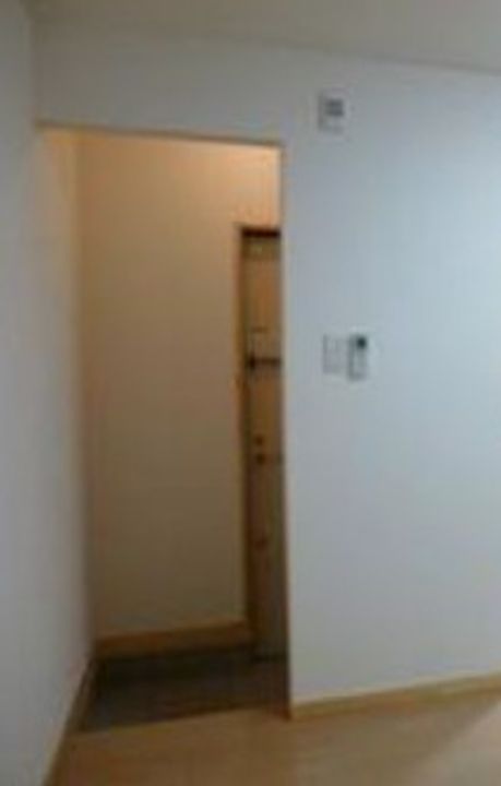 カーサカメーリアの玄関