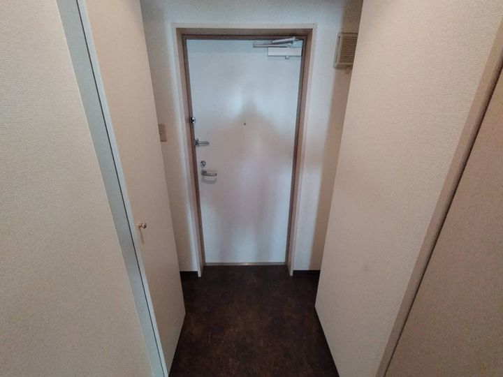エレガンスレイヴの玄関