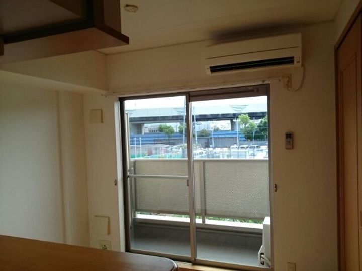 インヴィテ・ボヌ-ルII番館の居間