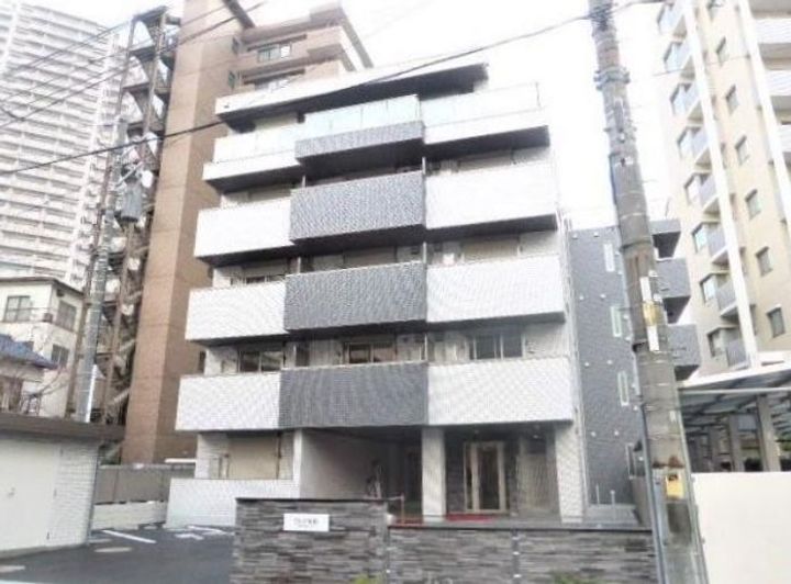 クレア栄町の外観