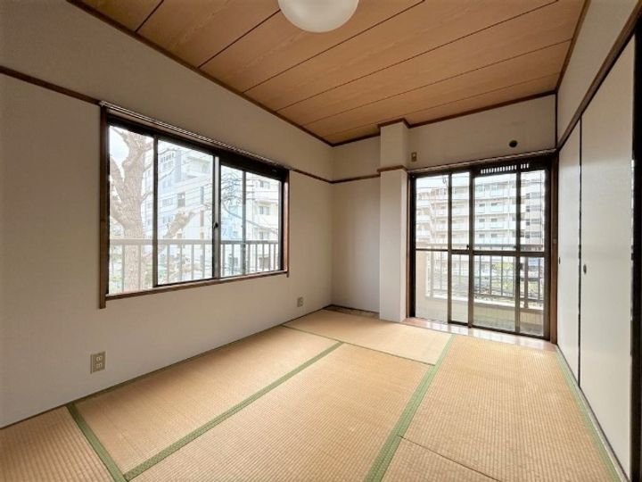 みまさかビルの居間