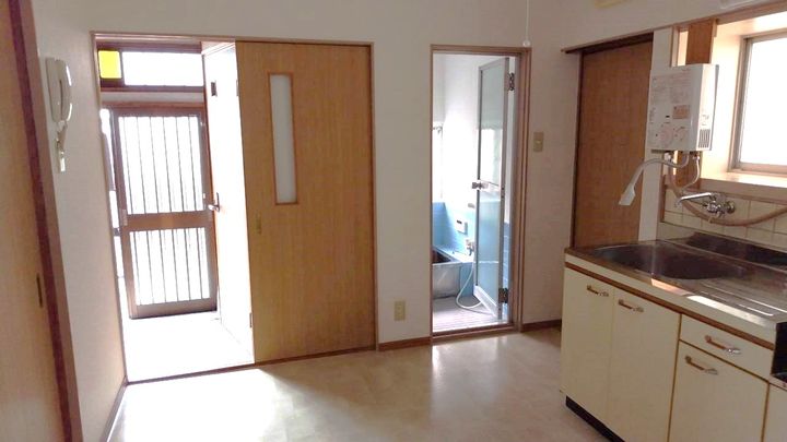 兵庫県伊丹市御願塚(一戸建)の賃貸物件の玄関