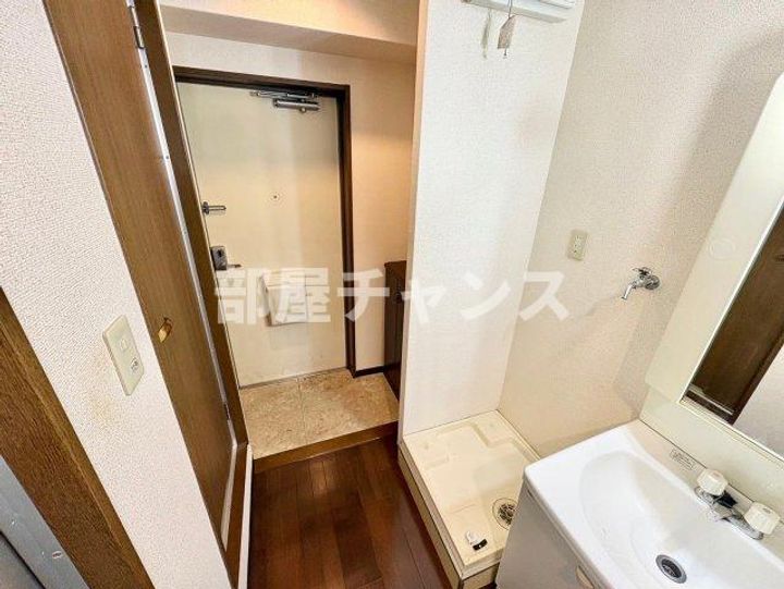 愛知県名古屋市西区城西2の賃貸マンションの玄関