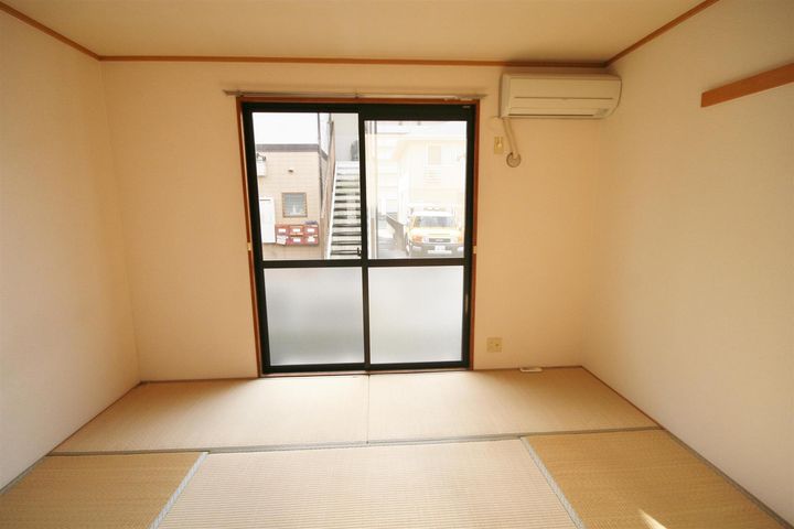 ノーブルヨコオCの居間