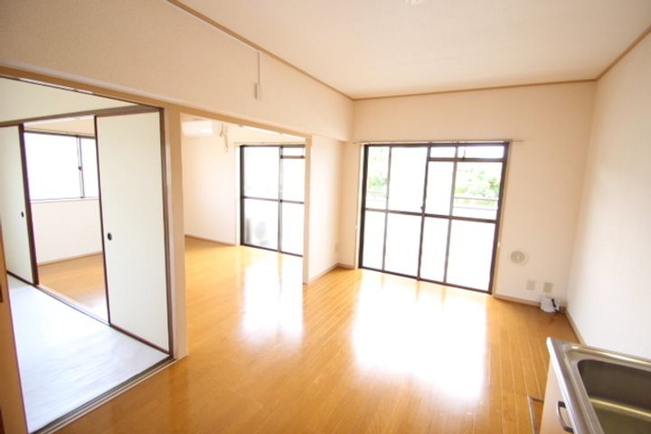 カルチェ川内NO.2の居間