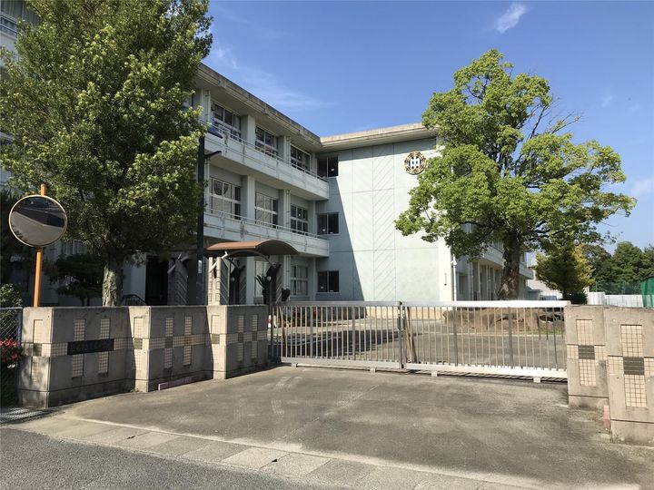 オークヒルズの周辺