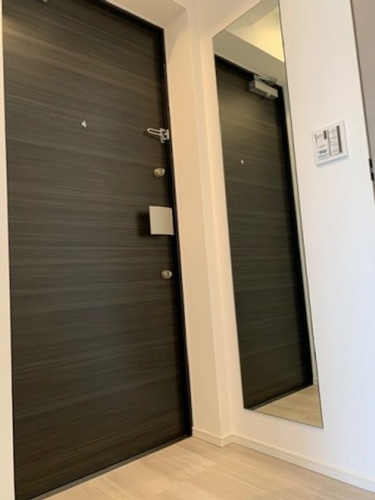 クレストコート広尾の玄関