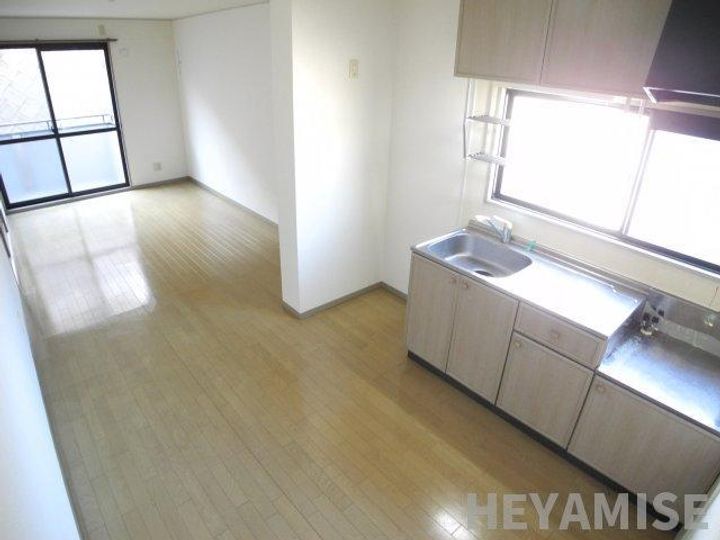 カムール花園の居間