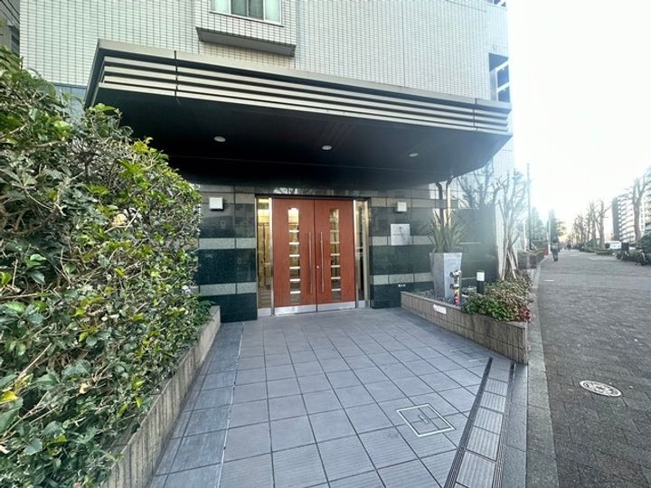 東京都新宿区西新宿8(マンション)の賃貸物件の地図