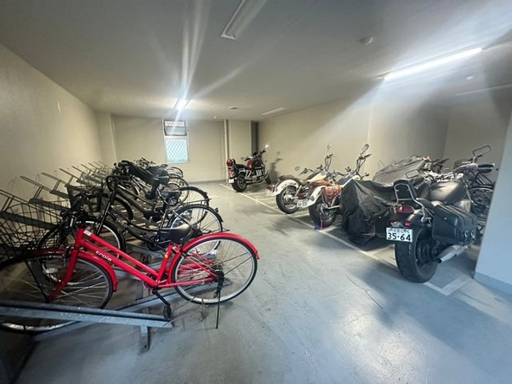 東京都新宿区西新宿8(マンション)の賃貸物件の地図