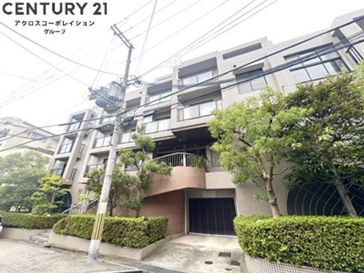 ロイヤル苦楽園の外観