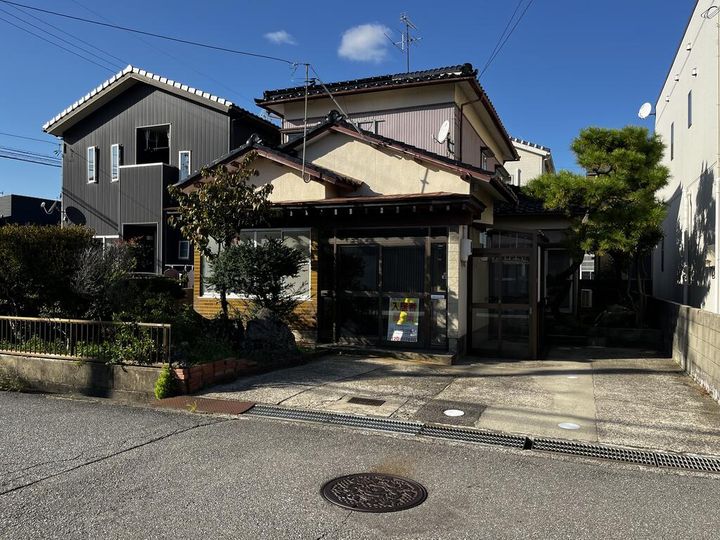 石川県野々市市稲荷2(一戸建)の賃貸物件の外観
