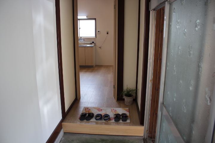 富山県高岡市西町(一戸建)の賃貸物件の玄関