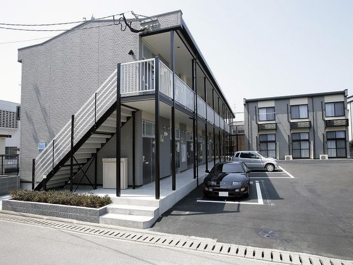 レオパレスブルーグラスIVの外観