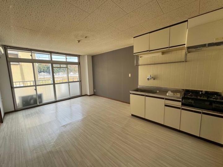 リバーサイド藤の居間