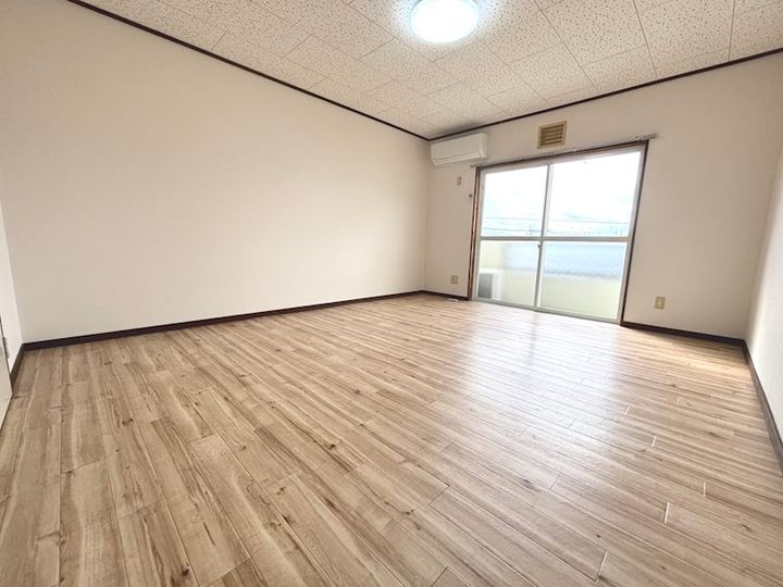 サンハウスの内装