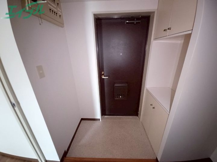 フラット立石(夏見)の玄関