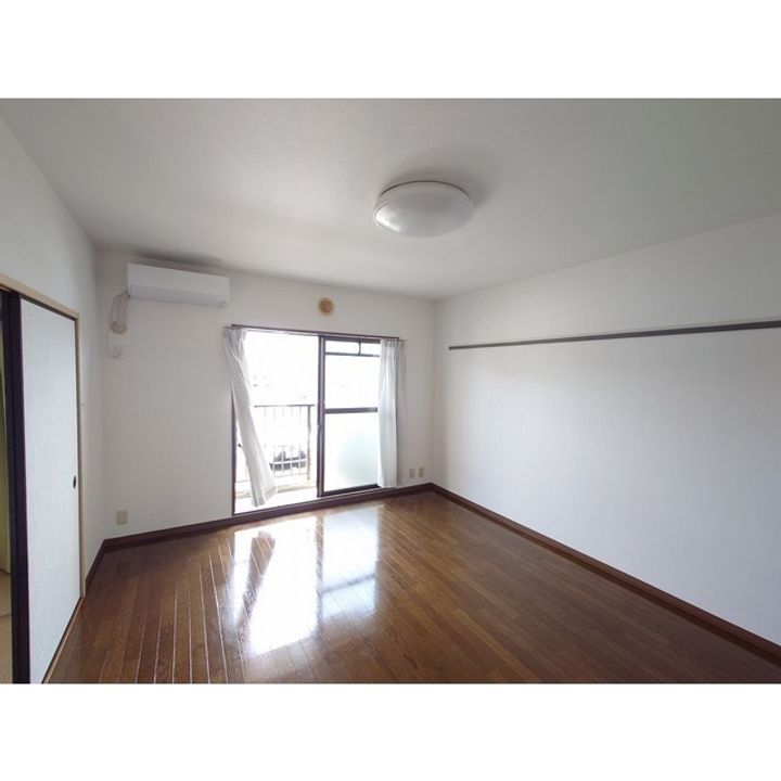 クリオネ・ハイツの居間