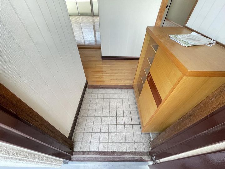 にしごハイツの玄関