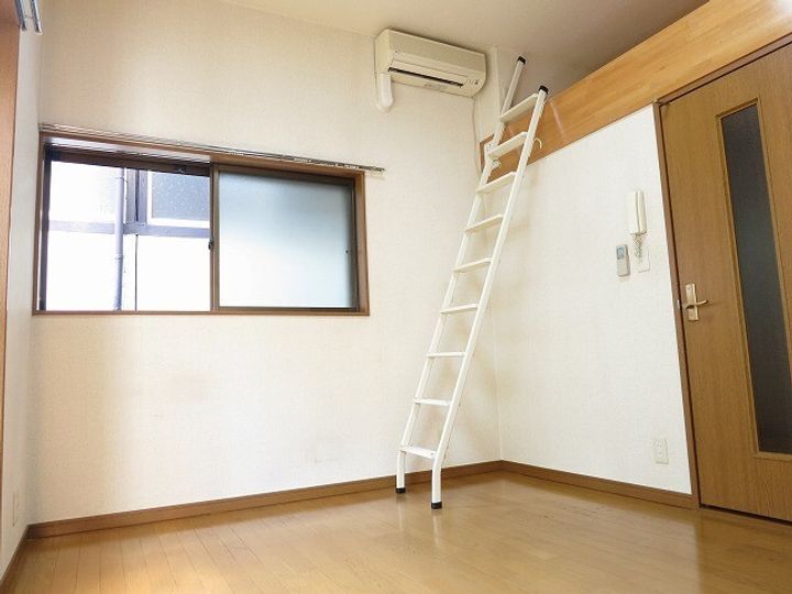 ゆとりすとKYの居間