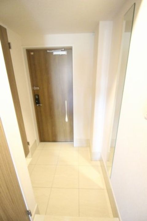 The Wallの玄関