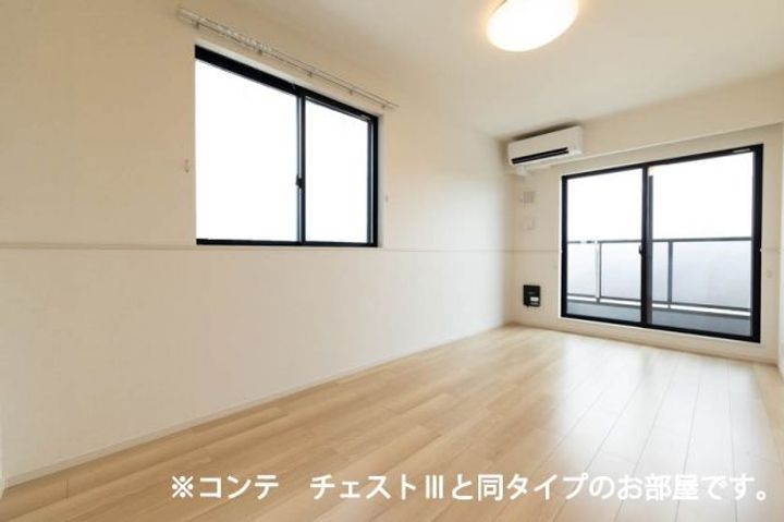リ:ルーム 東近江の居間