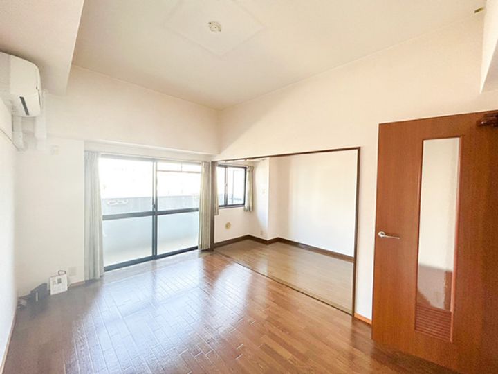 ラポール中島の居間