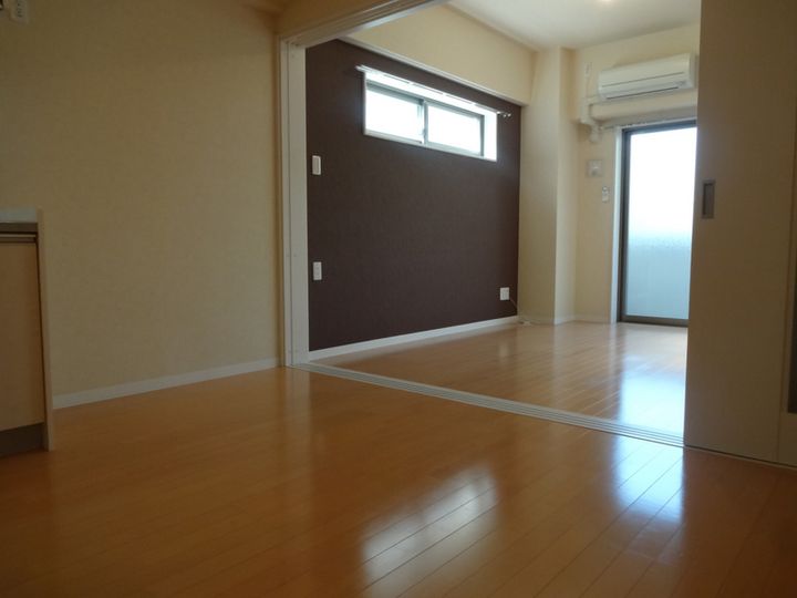 大阪府豊中市春日町3(マンション)の賃貸物件の居間