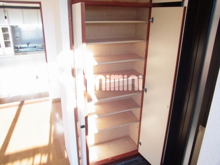 東京都世田谷区野沢1(アパート)の賃貸物件の玄関