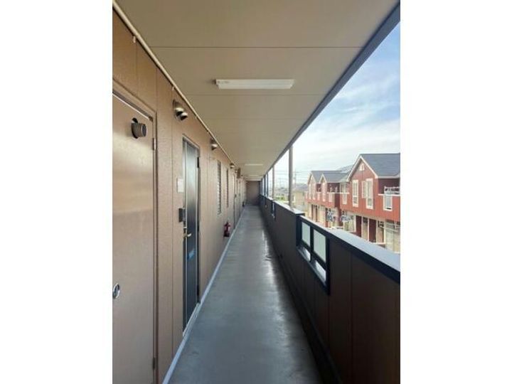 愛知県碧南市城山町2(マンション)の賃貸物件の玄関