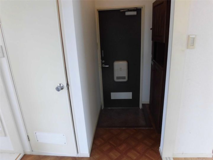 アデレードBの玄関