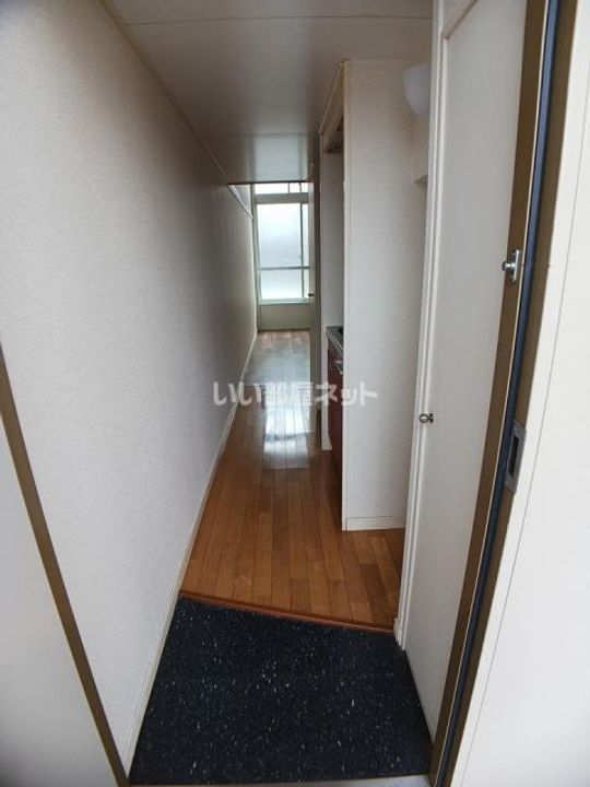 リバーサイドTMIの玄関