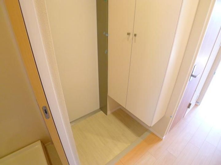 ノーマジーンの玄関