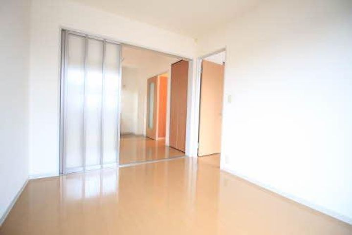 シャーメゾン西大通りBの居間