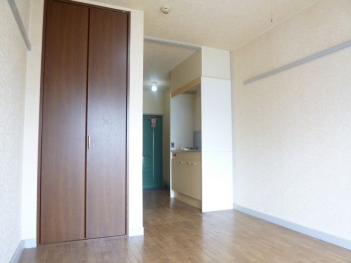 兵庫県西宮市里中町2(マンション)の賃貸物件の居間