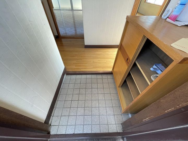 にしごハイツの玄関