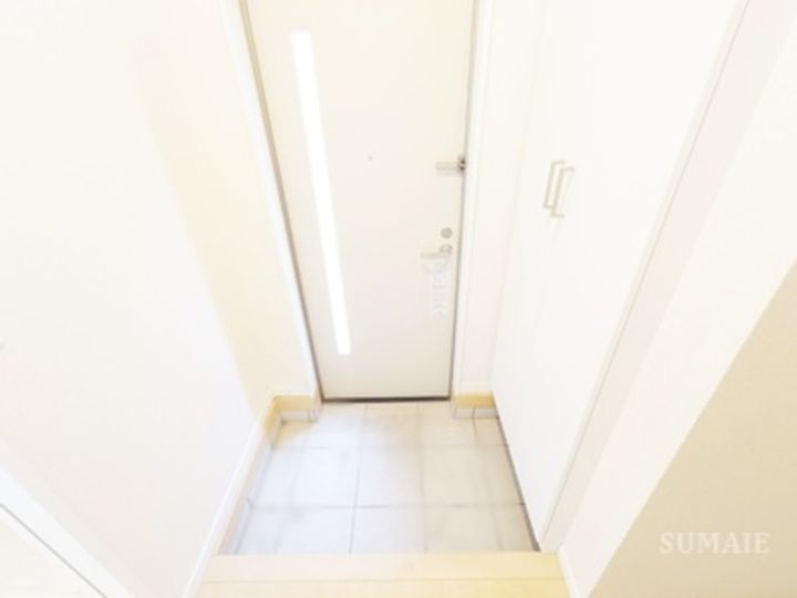 メルシー・パランの玄関