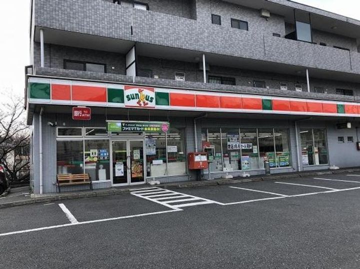 エステートピア足立A棟の周辺