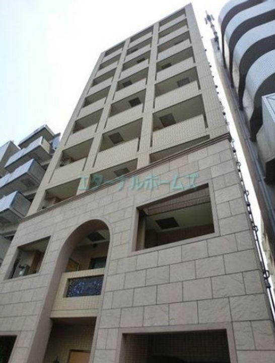 東京都新宿区余丁町(マンション)の賃貸物件の外観