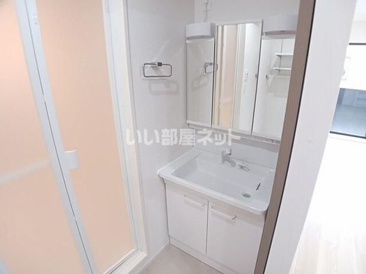 アルバ 涼の内装