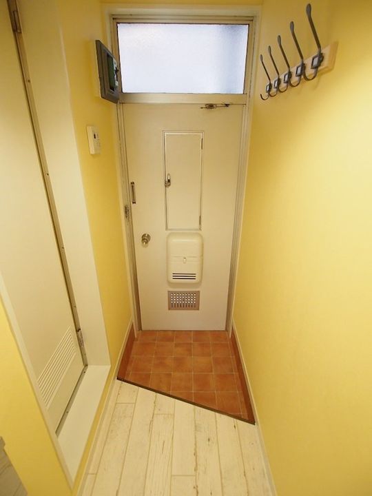 マロンハイツ Aの玄関