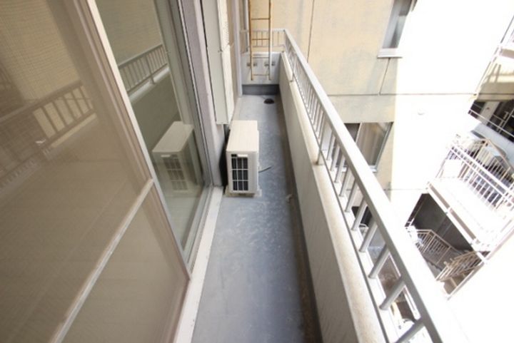 青柳屋ビルの内装