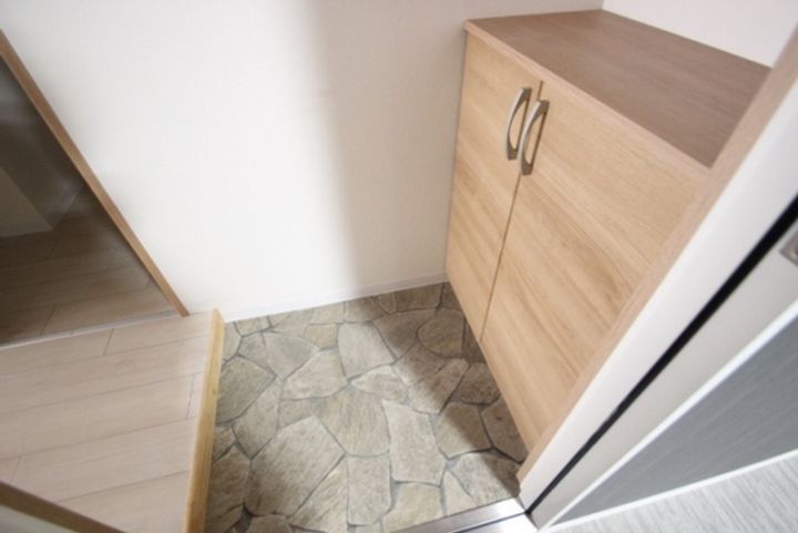 青柳屋ビルの玄関