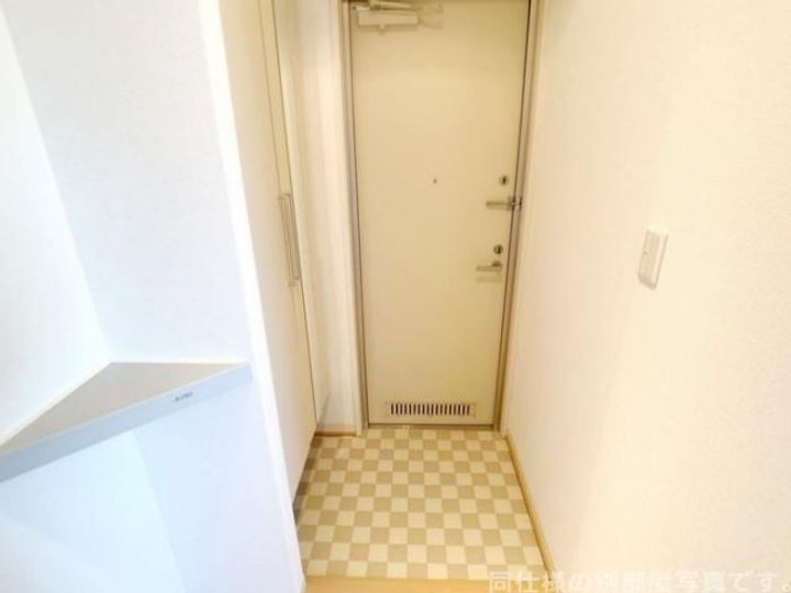 栃木県小山市神鳥谷2(アパート)の賃貸物件の玄関