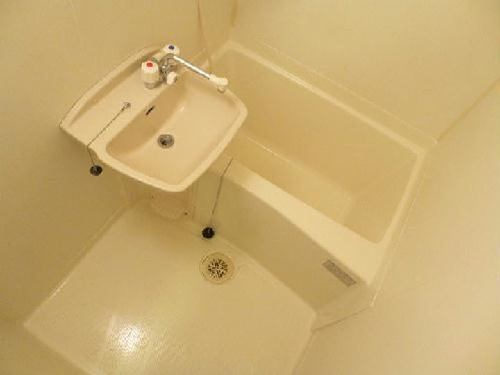 レオパレスぺルラの風呂